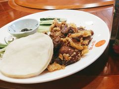 -园中园美食城