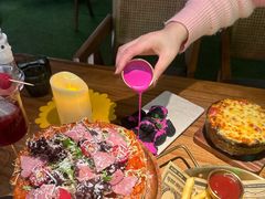 -Dragon Pizza•圆脸龙披萨·牛排餐厅