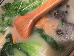 -刀小蛮半只鸡过桥米线(家乐福四元桥店)