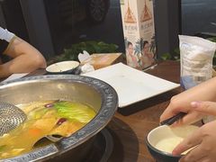 -乡土黄·鲜牛肉火锅·小龙虾(兴业街店)
