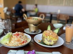 菠萝海鲜炒饭-mango tree芒果树泰国餐厅(青岛万象城店)