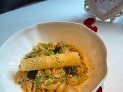 -弦月窗LUNETTE BY AMANDA(复兴路店)