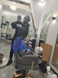 -V8潮牌·接发烫染连锁