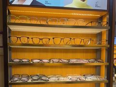 -优医视平价眼镜蔡司依视路折扣工厂店(十里堡店)