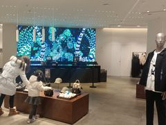 -URBAN REVIVO(上海中庚漫游城店)