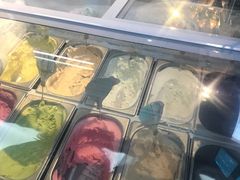 -鲍师傅糕点(百盛西南商都店)