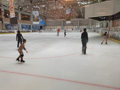 -冰纷万象滑冰场(深圳万象城店)