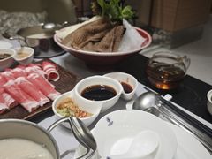 -红鼎豆捞·非遗鲍皇汤火锅(宝丰路店)