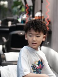 -老肖男士理发店