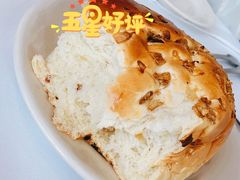 餐前大面包-莫尔顿牛排坊(浦东ifc店)