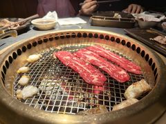 -铭牛烧肉·和牛海鲜自助(高新月牙湖店)