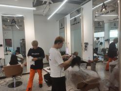 -I+造型烫发染发