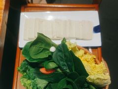 -野山舂·贵州现舂酸汤牛肉(鸿通城店)