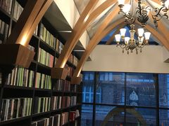 -钟书阁(松江泰晤士小镇店)