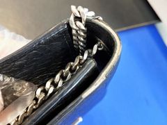 -爱革·洗衣改衣·洗鞋修鞋·洗包修包·奢侈品护理(宝地广场店)