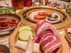 -蚂蚁洞·烤肉大营地(上海静安大悦城店)