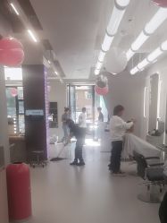 -Z.X HAIR SALON张新美业