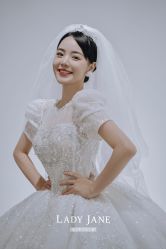 -Lady  Jane高端婚纱礼服馆