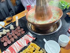 -果松木炭酸菜铜火锅·外婆参鸡汤