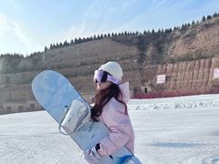 -采薇庄园四季滑雪场