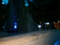 -泉城欧乐堡戏水湾艺术养生温泉