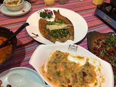 -香巴拉云南餐厅(华莱坞店)