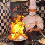 猪煲煲·炫饭嘎嘎香🥩🧃