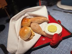 -弦月窗LUNETTE BY AMANDA(复兴路店)