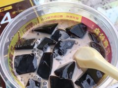 牛奶西米龟苓膏-无影脚佛山陈氏盲公丸始创店(飞鸿街店)