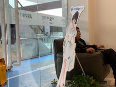 -瑞尔齿科(上海长风大悦城店)