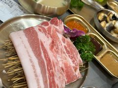 厚切黑猪五花-围炉肉舍丹东海鲜烤肉·烤活鳗(步行街店)