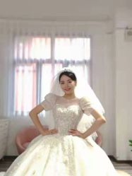 -Lady  Jane高端婚纱礼服馆