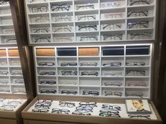 -视野联行眼镜·蔡司授权店(长白万象汇店)