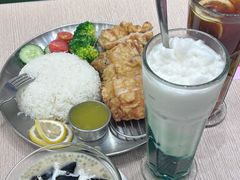 -佰搭果·广式茶餐厅(西华路店)