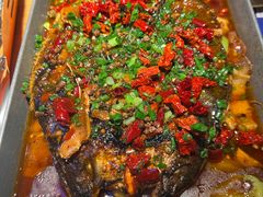 -何师烧烤·小龙虾·江湖川菜·精酿啤酒(成温店)