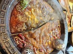 -宽板凳老灶火锅(台湾街店)