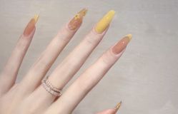 -桃子的美甲店