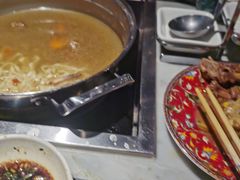 -尚尚仙·酸汤猪手·猪肚鸡火锅(华联万柳购物中心店)