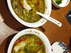 -渝是乎酸菜鱼(龙旗购物中心店)