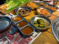 -青瓦炭韩潮烤肉(花园道店)