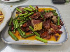炒腊肉-辣妹川菜馆(益健路店)