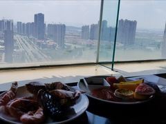 -荣誉国际酒店-云顶旋转餐厅