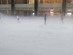 -冰堡国际溜冰场(观澜湖新城MHMALL店)