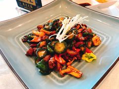 脆口黄瓜爆牛肉粒-安蒂娅.悦景轩中餐厅(西乡店)