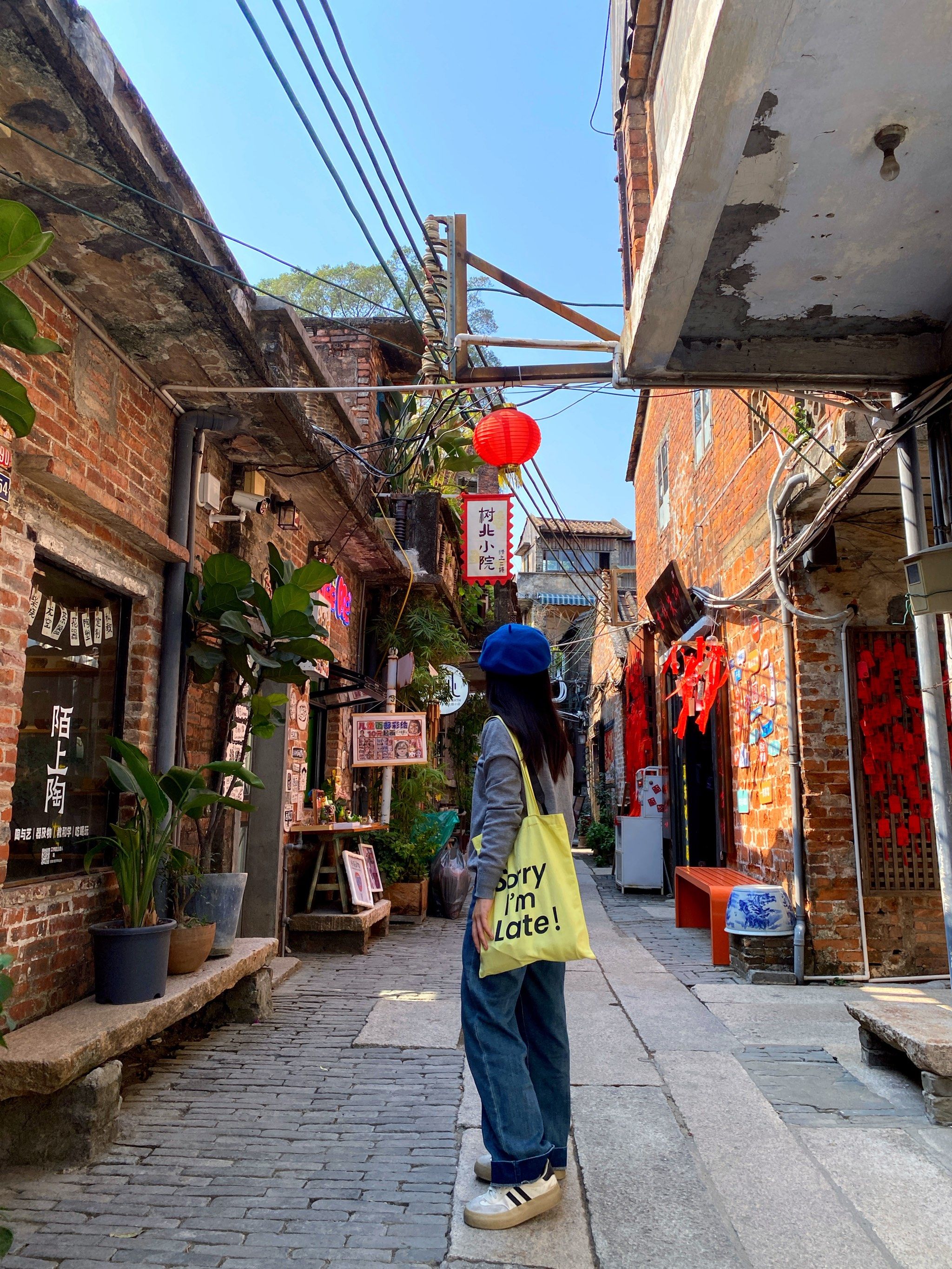 n
🪁游玩路线
📍石湾公园:从石湾地铁d出口步行约200米,过