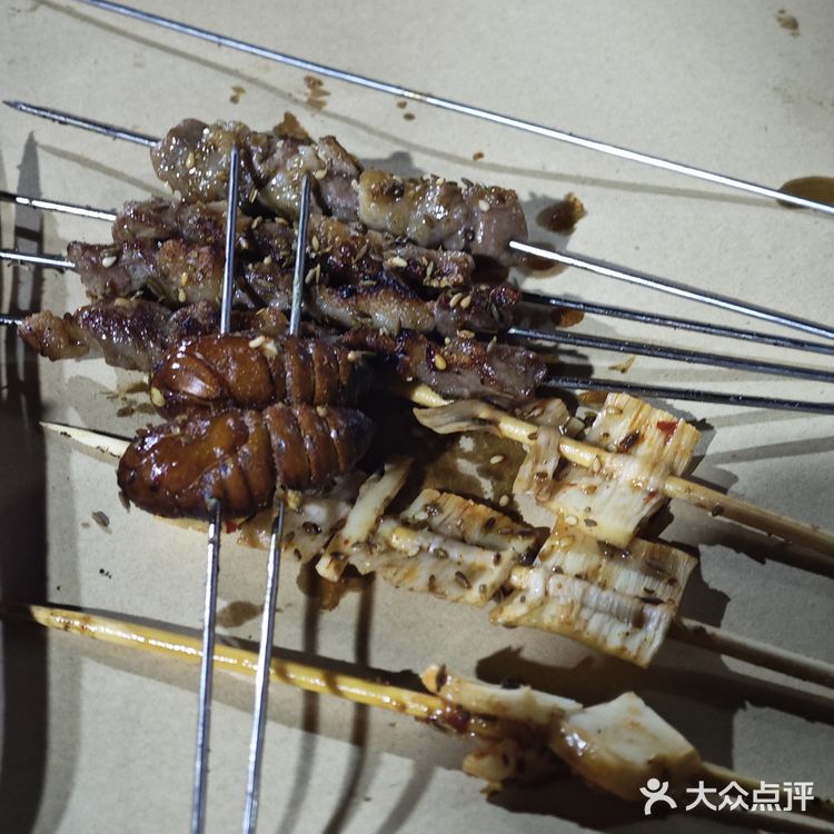 在次渠，隐藏了一家路边街摊儿小烧烤