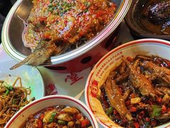 -堂瓦里·33年传统赣菜(第一街区店)