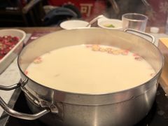 -尚尚仙·酸汤猪手·猪肚鸡火锅(华联万柳购物中心店)