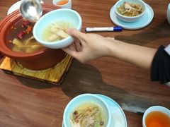 -有红鸡毛店·川菜(建设路店)