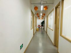 -猴有戏教育戏剧·音乐剧·主持口才·演讲朗诵辩论(环球港华师大校区)